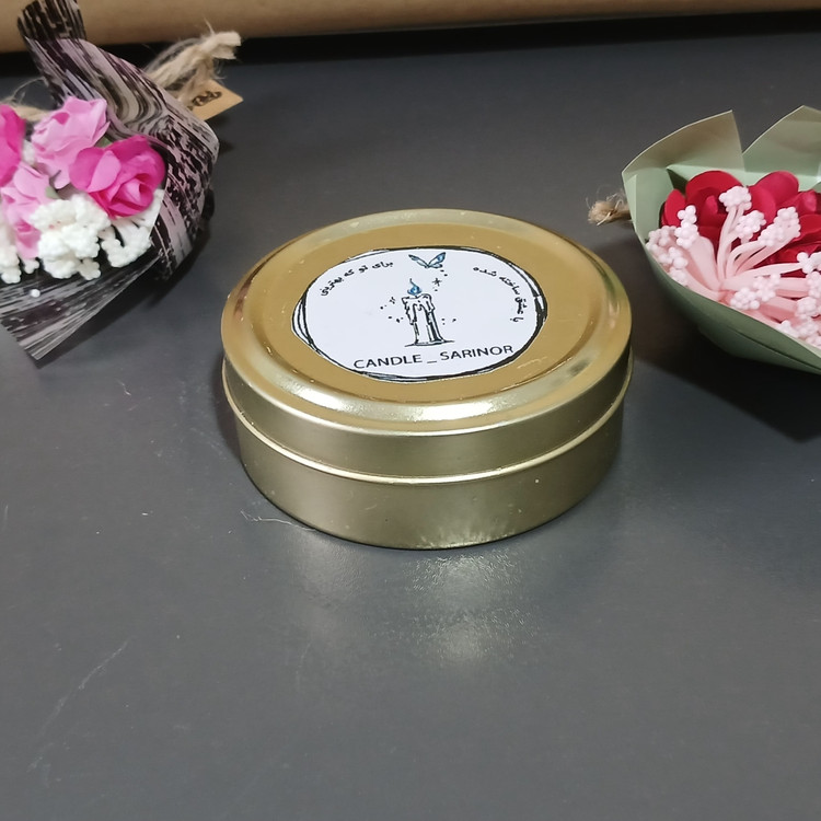 شمع قوطی فلزی دربدار.گهای ریز بهاری.شاین شده با رنگ اکرلیک.معطر و دلنشین.مناسب مسافرت و هدیه